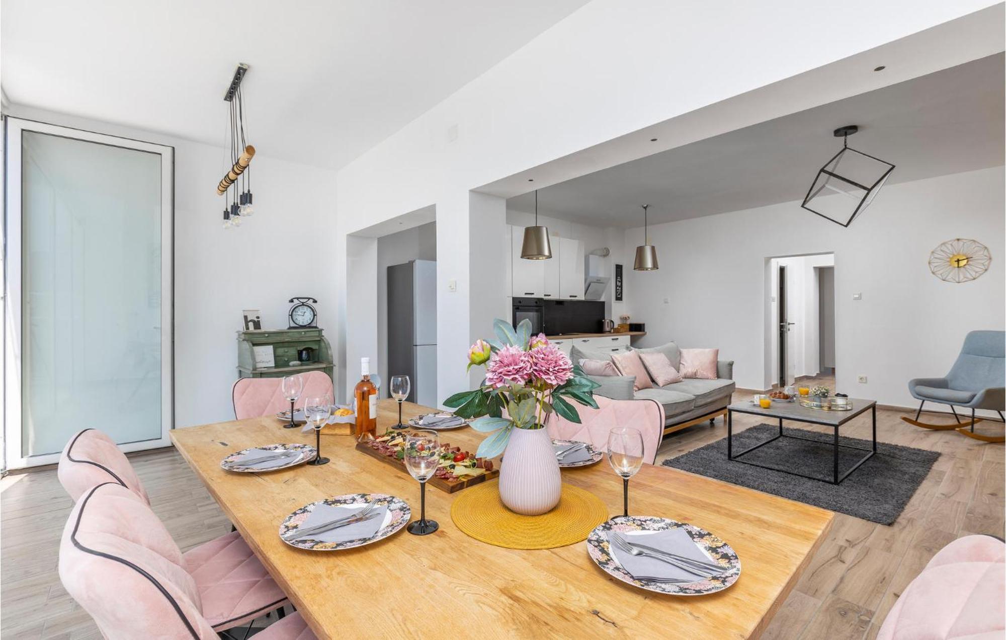 Amazing Apartment In Rijeka With Wifi ภายนอก รูปภาพ