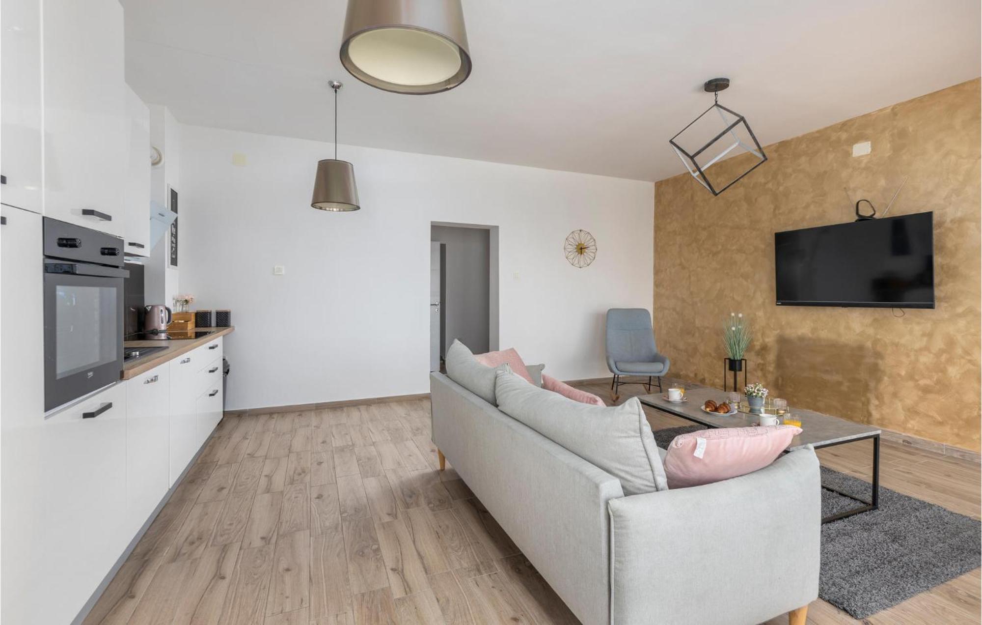 Amazing Apartment In Rijeka With Wifi ภายนอก รูปภาพ